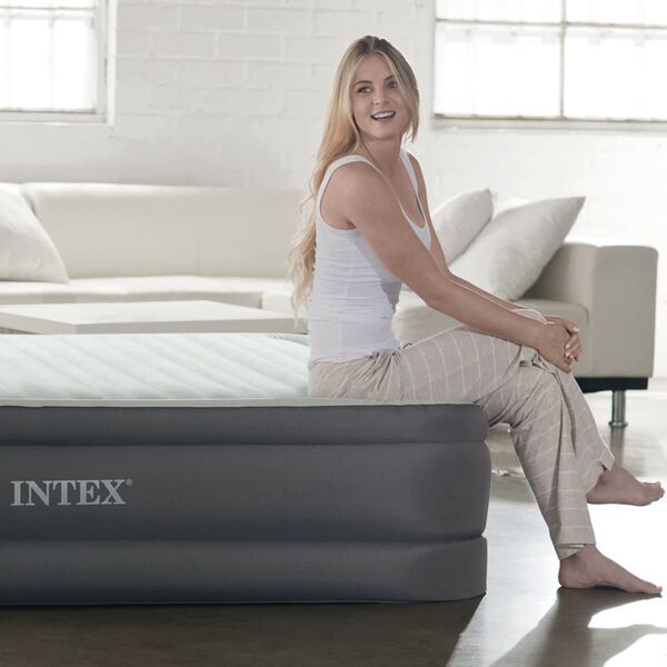 Intex Luftmadrass PremAire med innebygd pumpe 64906