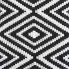 vidaXL Uteteppe ARAKIL hvit og svart 190x290 cm PP
