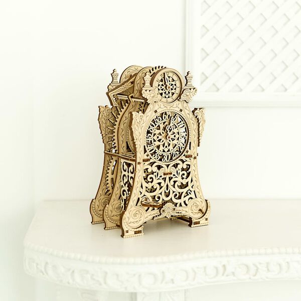 WOODEN CITY Modellsett magisk klokke tre