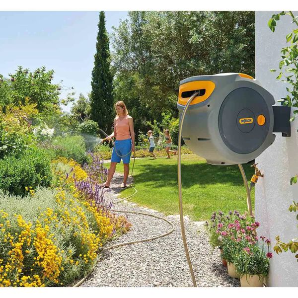 Hozelock Veggmontert slangetrommel med 20 m slange Auto Reel