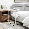 vidaXL Sidebord med hjul hvit 40x30x63,5 cm konstruert tre