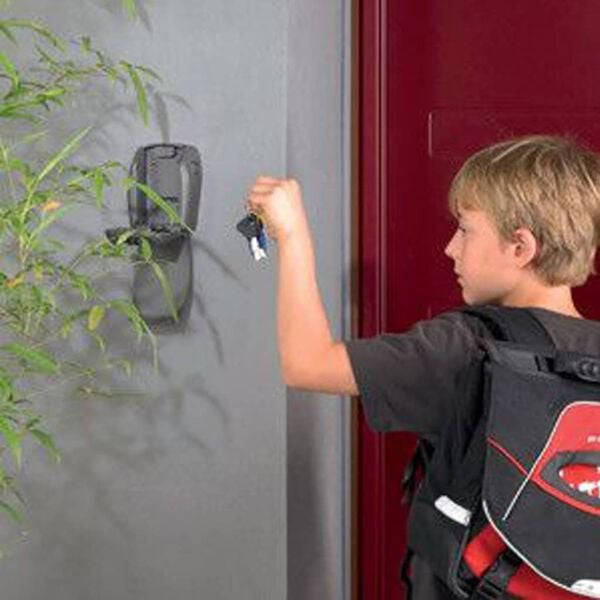 Master Lock 5414EURD Forsterket veggmontert n&oslash;kkelsafe